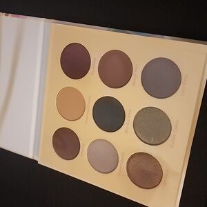 Eyeshadow Palette Breakfast in Bed